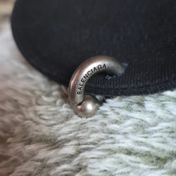 Balenciaga Black Logo Cap - Picture 9 of 9